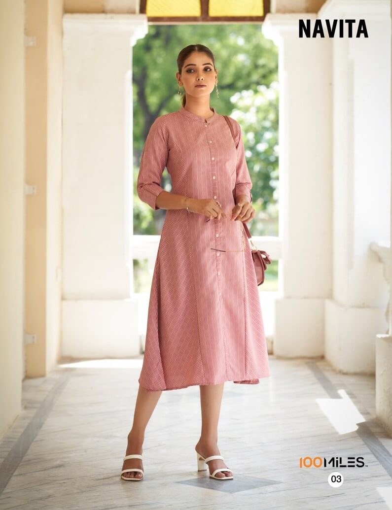 Blended Cotton Self Patterned Kurti With A Line Cut