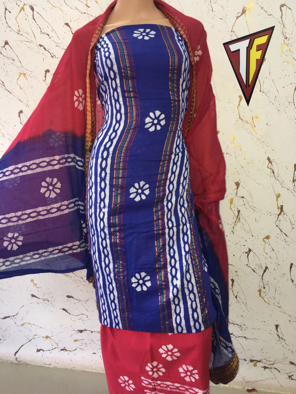 COTTON PRINTED BATIK DRESS MATERIAL WITH COTTON DUPATTA